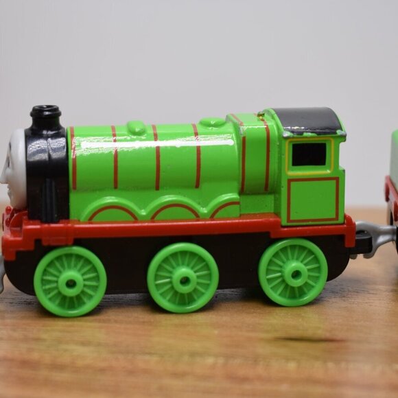 Henry 3 Diecast Trackmaster Engine Train Push Along Take and Play Mattel 2018 - Picture 4 of 10